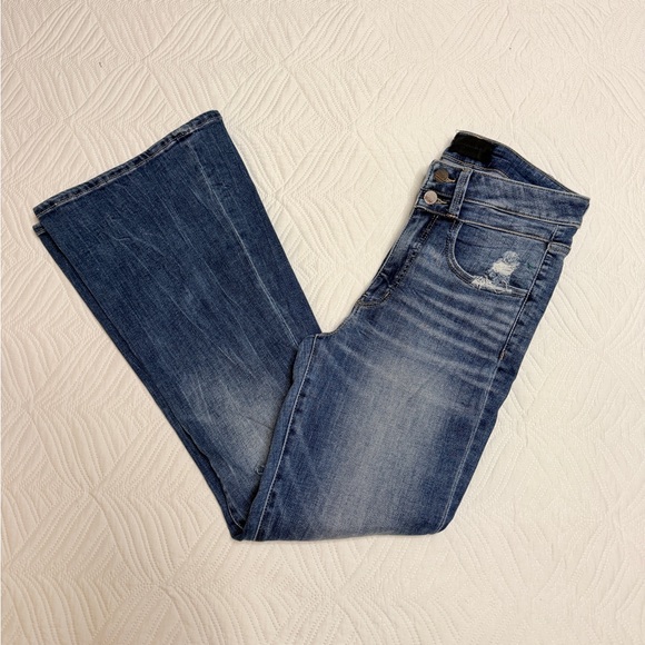 Buckle Black Denim - Buckle Black Women’s Blue Stonewashed Distressed Flare Jeans. Size 28 x 30